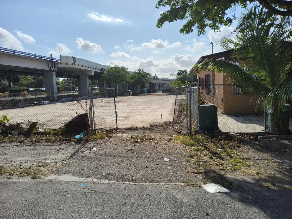 CAG-317229 Photo 2